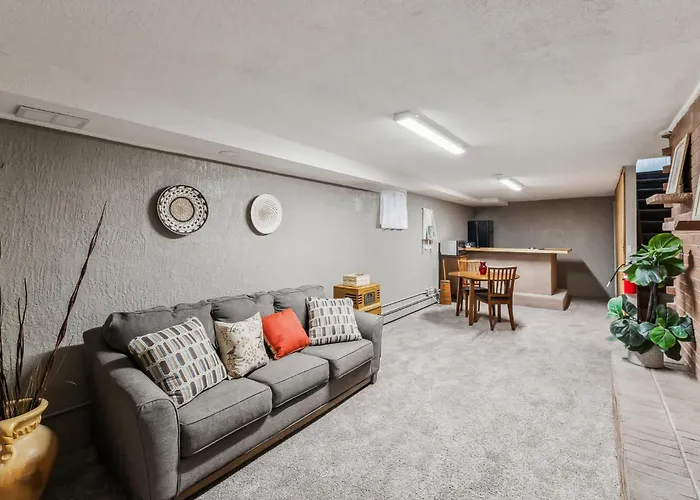 Cozy 3br With Bbq Patio & Gym Near Downtown *