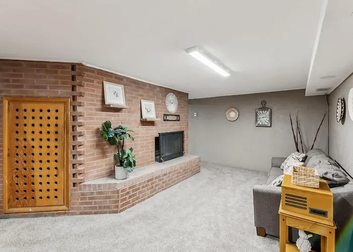 Cozy 3br With Bbq Patio & Gym Near Downtown Holiday home *