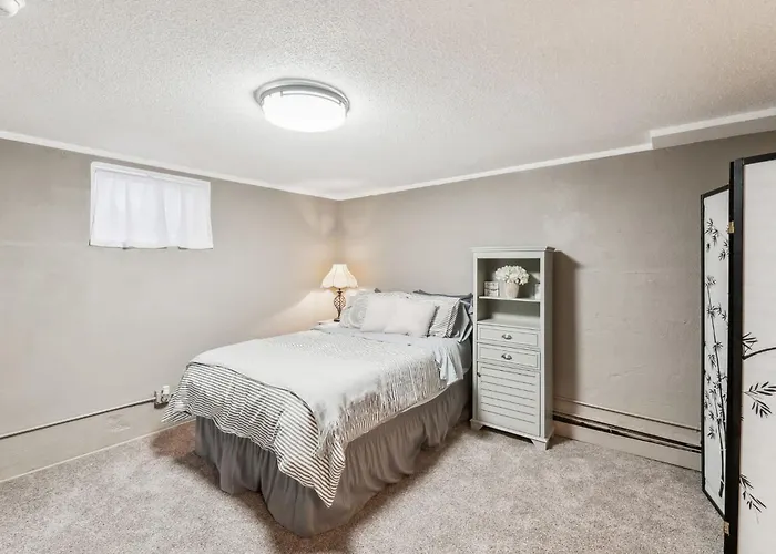 Cozy 3br With Bbq Patio & Gym Near Downtown *