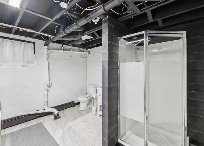 Cozy 3br With Bbq Patio & Gym Near Downtown *
